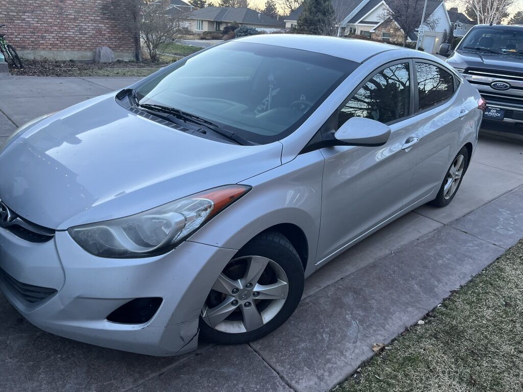 2013 HYUNDAI ELANTRA