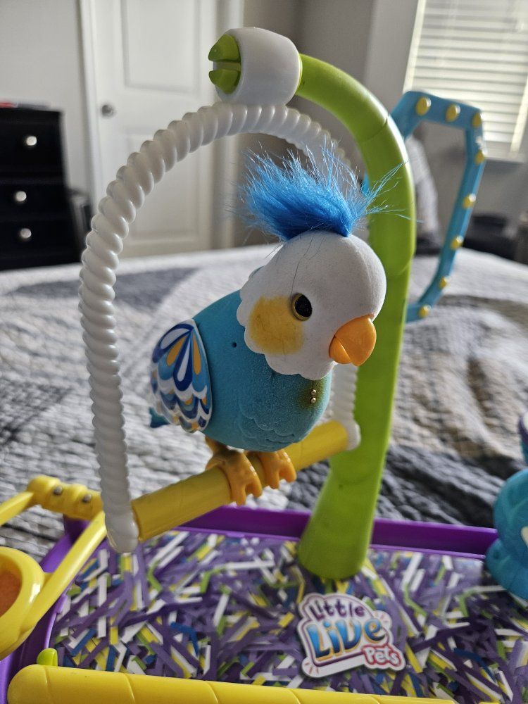 Little Live Pets Cleverkeet Interactive Toy Bird Playset with Cage & Cart