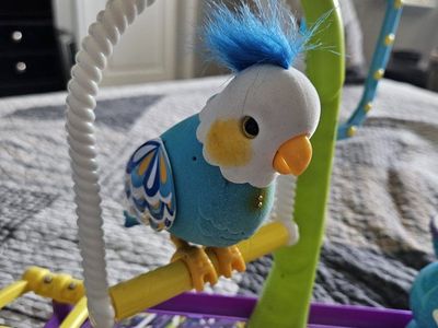 Little Live Pets Cleverkeet Interactive Toy Bird Playset with Cage & Cart
