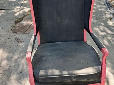 Arm chair.