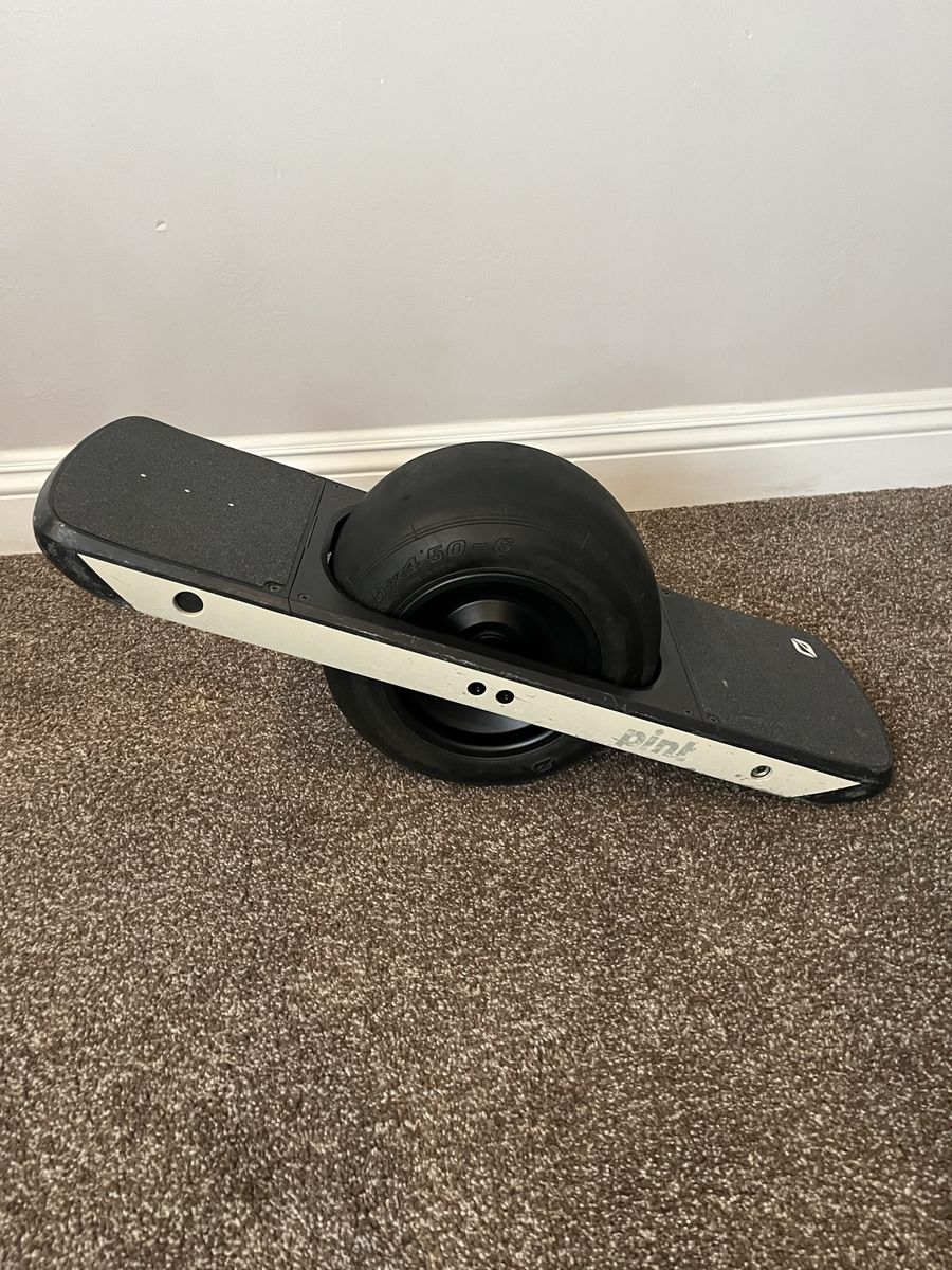 Onewheel Pint Electric Skateboard - Light Gray / Black with Original Box