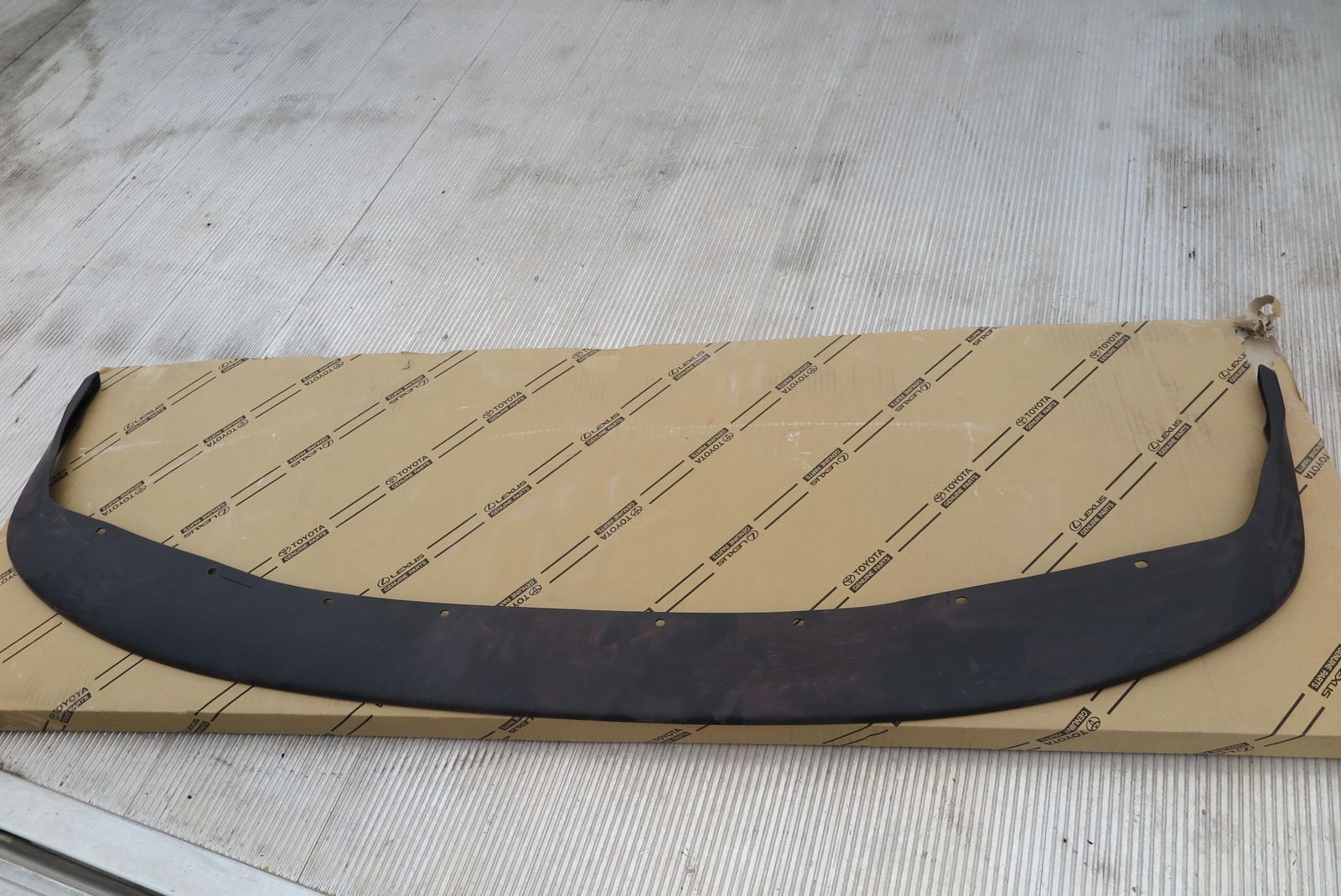 oem toyota 4runner front upper bumper cover 522119-35911 (2000-2004)