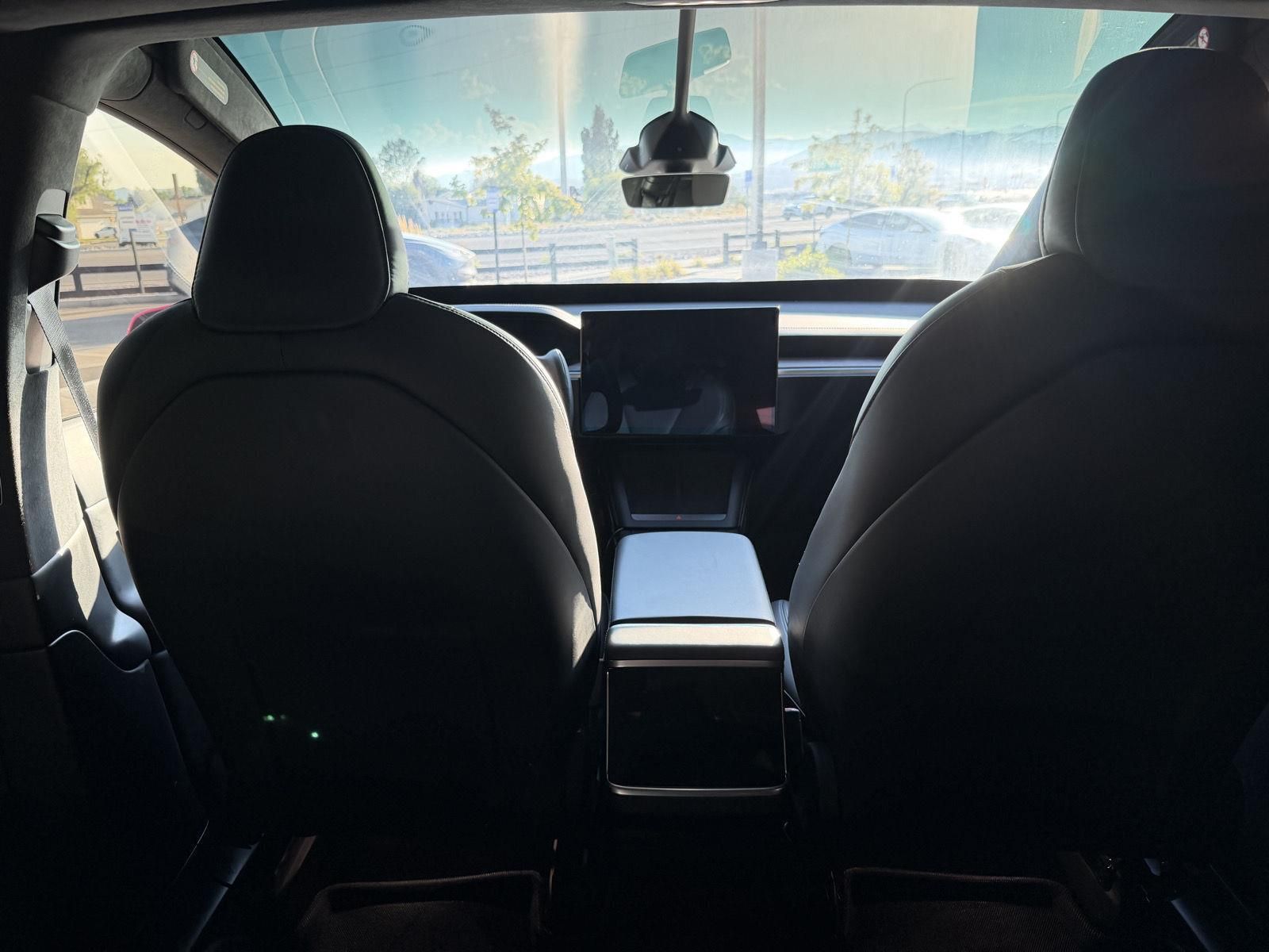 Main image 18
