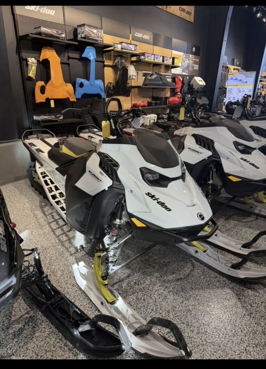 2025 Ski-Doo Summit Adrenaline Edge 165