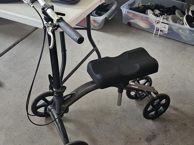 Medical Steerable Knee Walker