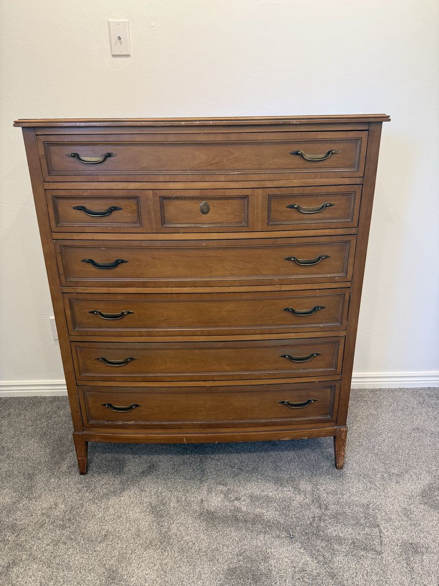 Broyhill dresser