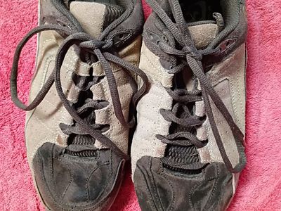 Men's Brown Suede Skate Athletic Sneakers - Size 9