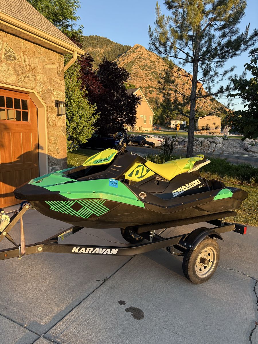 2020 Seadoo spark trixx 3Up With Karavan Trailer