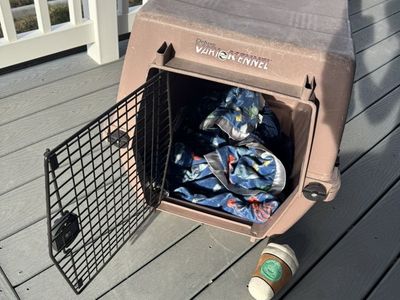 Deluxe Vari Kennel Medium Sized Pet Crate/Kennel