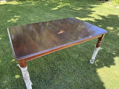 Beautiful Pottery Barn Dining Table With Self Storing Leaf See Description