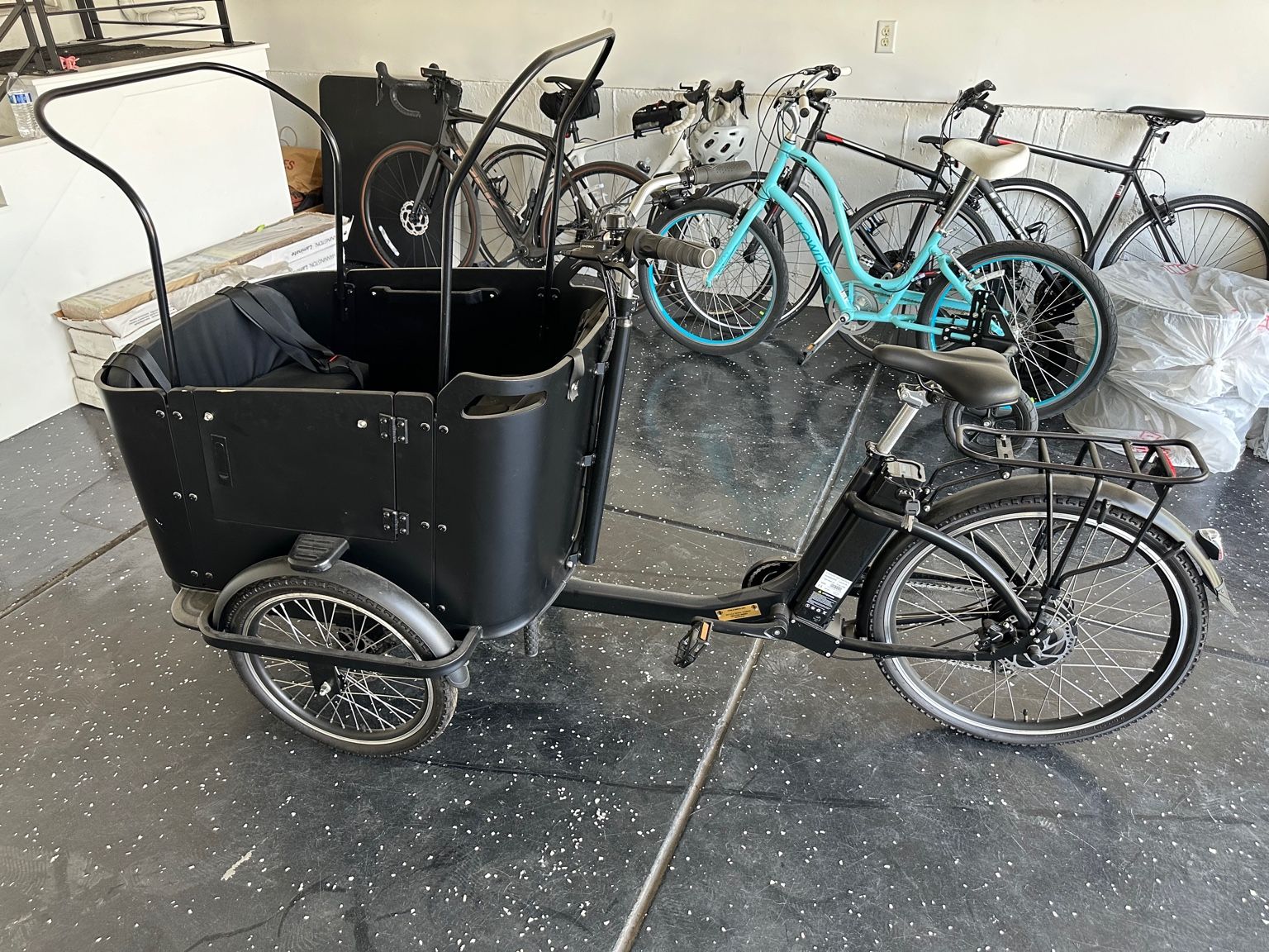 Ferla Electric Cargo Bike – Family Trike – Seats 4 Kids – Pedal Assist