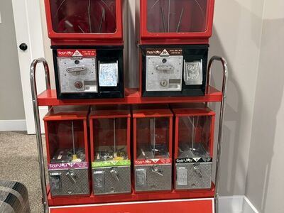 Toy N Joy Vending Machine