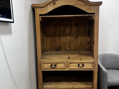 Solid Wood Hutch