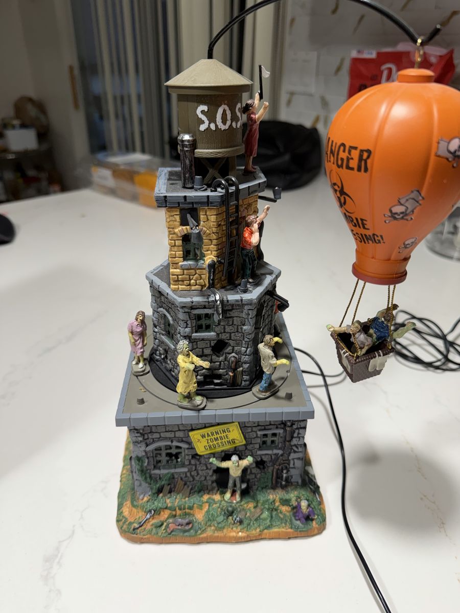 Lemax Spooky Town Zombie Fortress Hot Air Balloon Halloween Village