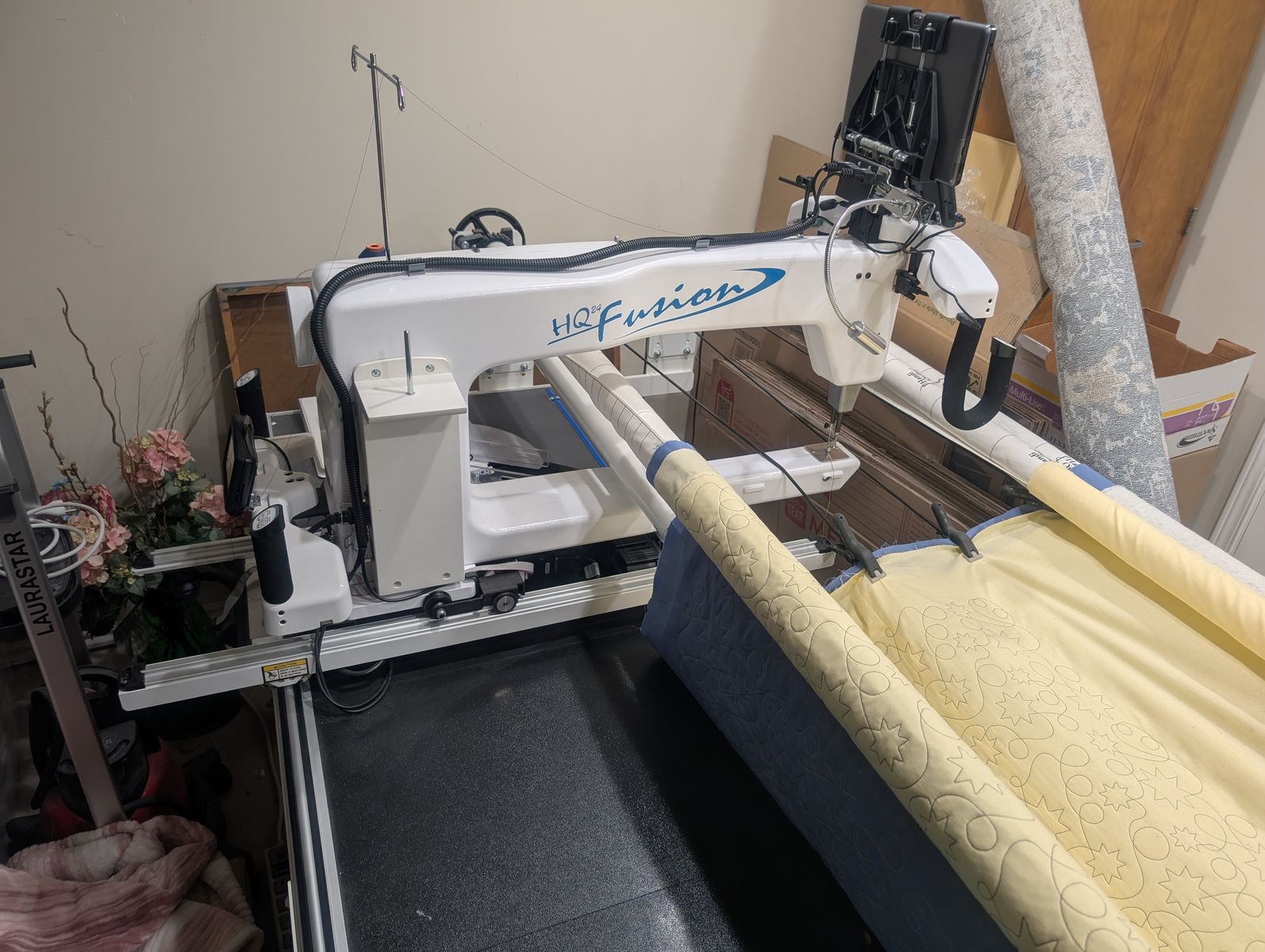 Handi Quilter Pro-Stitcher Quilting Machine