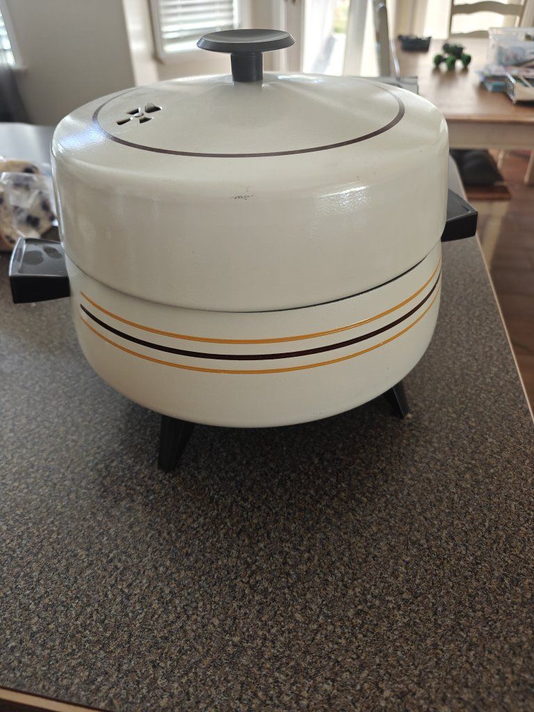 Vintage West Bend Electric Skillet/Fryer Pot