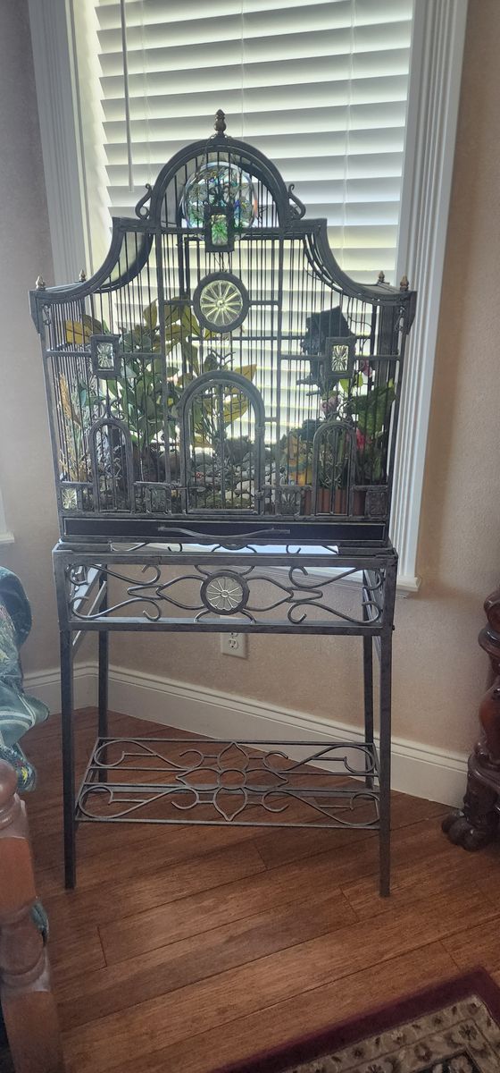 Metal birdcage