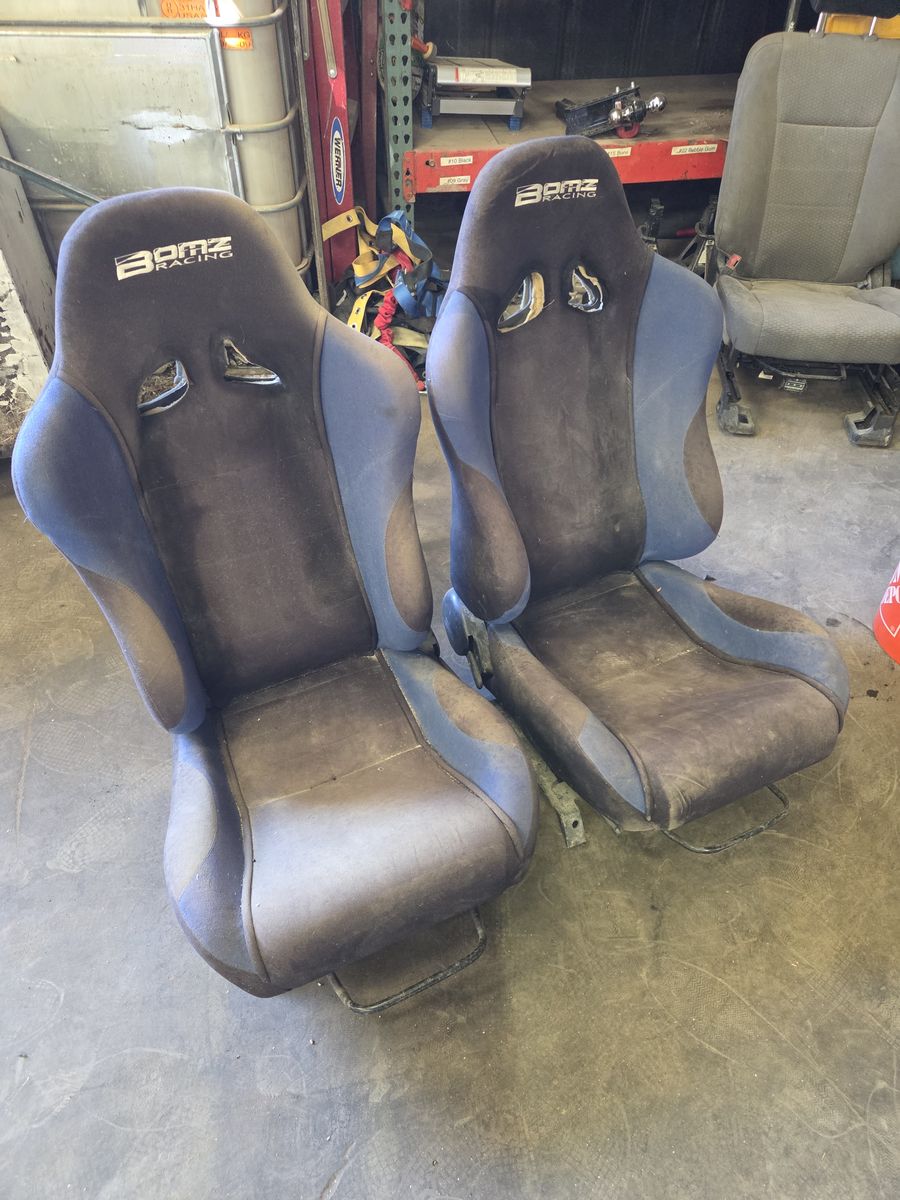 Racing seats set 60 for both