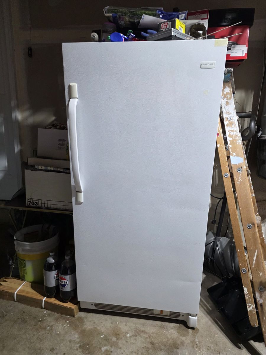 Frigidaire Freezer 14.1 cu ft Upright Freezer - Working Condition