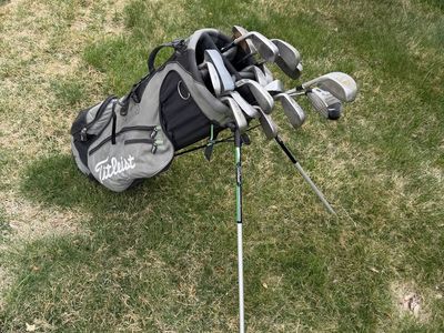 Complete Set Of Titleist Clubs and Bag