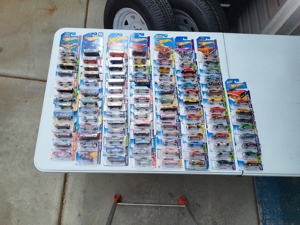 Collectable* Hot Wheels lot of 104*
1999 to 2021**