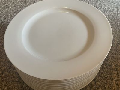 12 Caterer’s White Porcelain Dinner Plates
