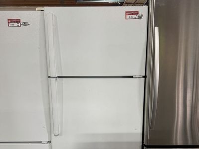 HUGE DEALS HERE! BEAUTIFUL GE TOP AND BOTTOM FRIDGE