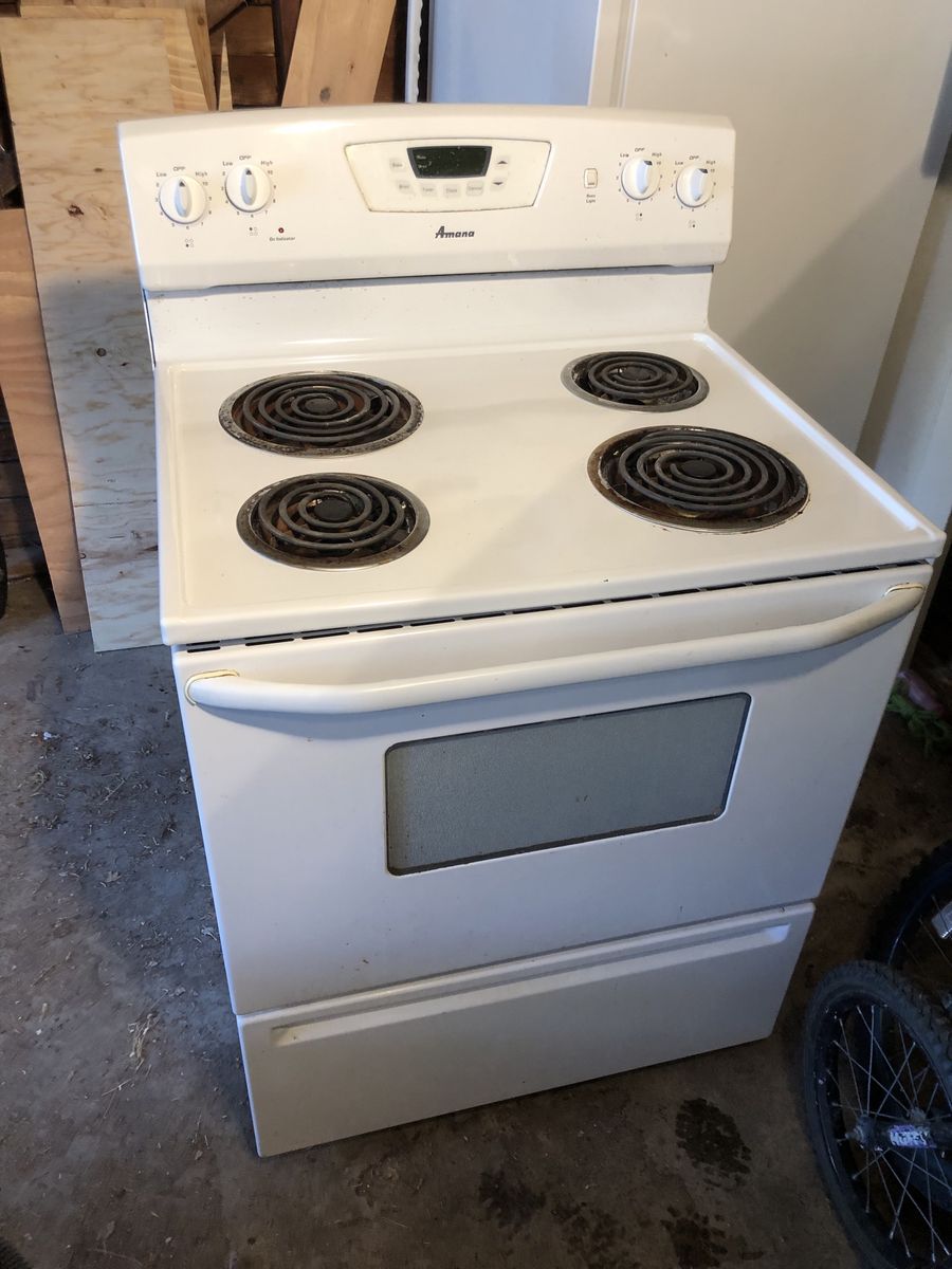 Amana Electric Range Freestanding Stove 30" White 4-Burner Coil Top