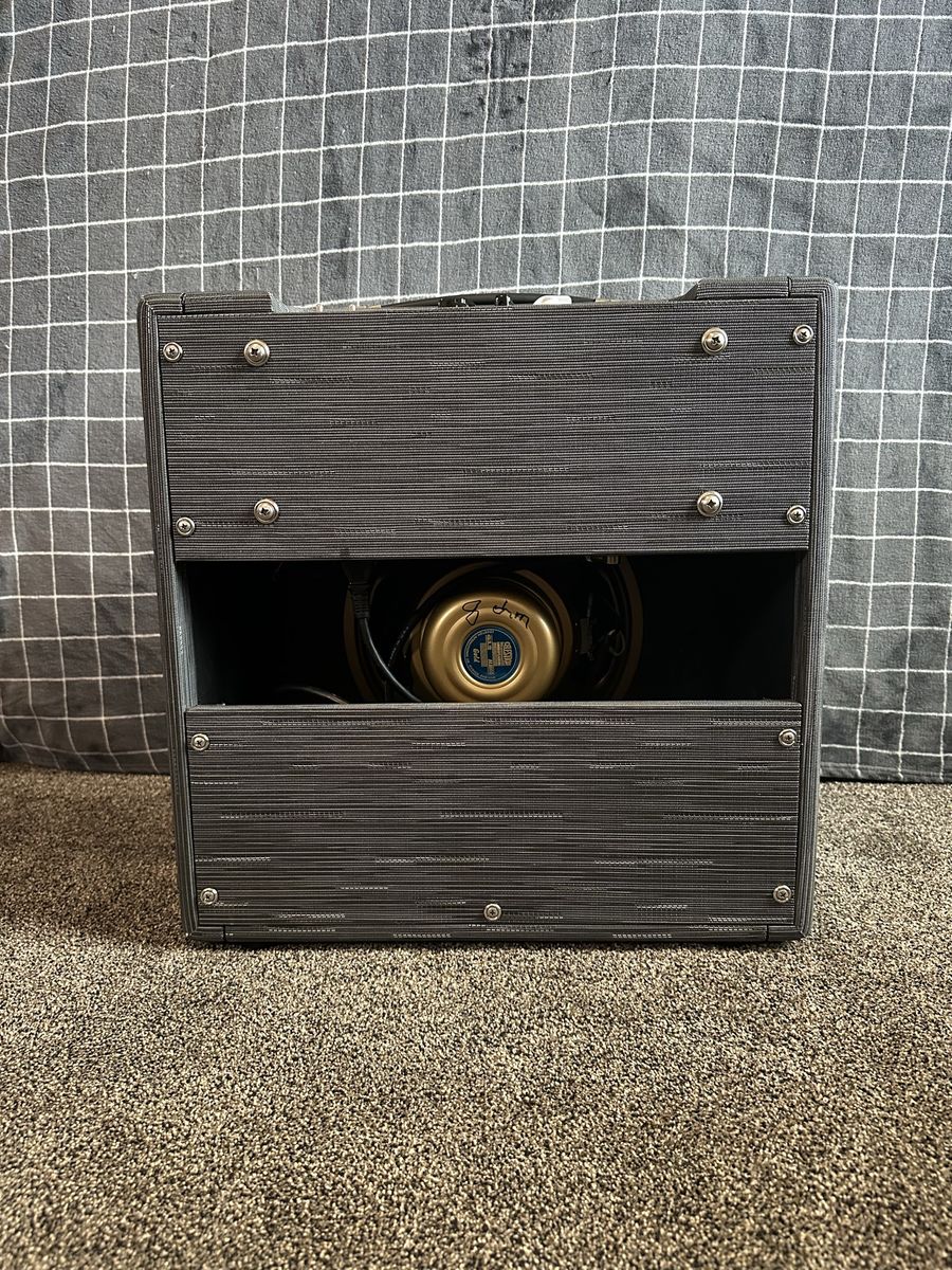 Main image 3