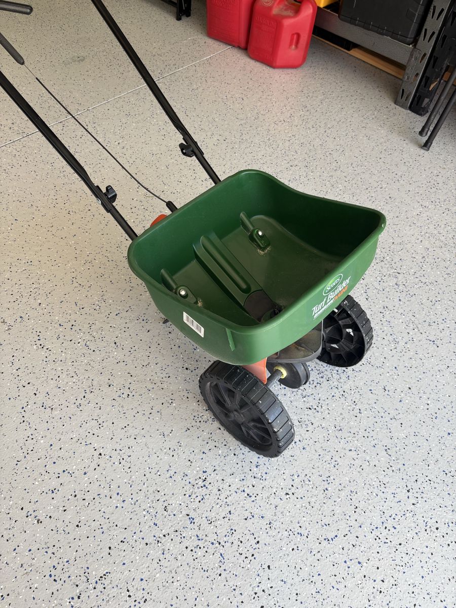Scotts mini Spreader