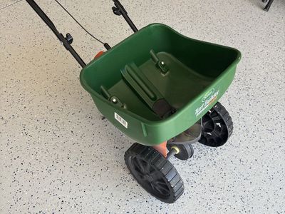 Scotts mini Spreader