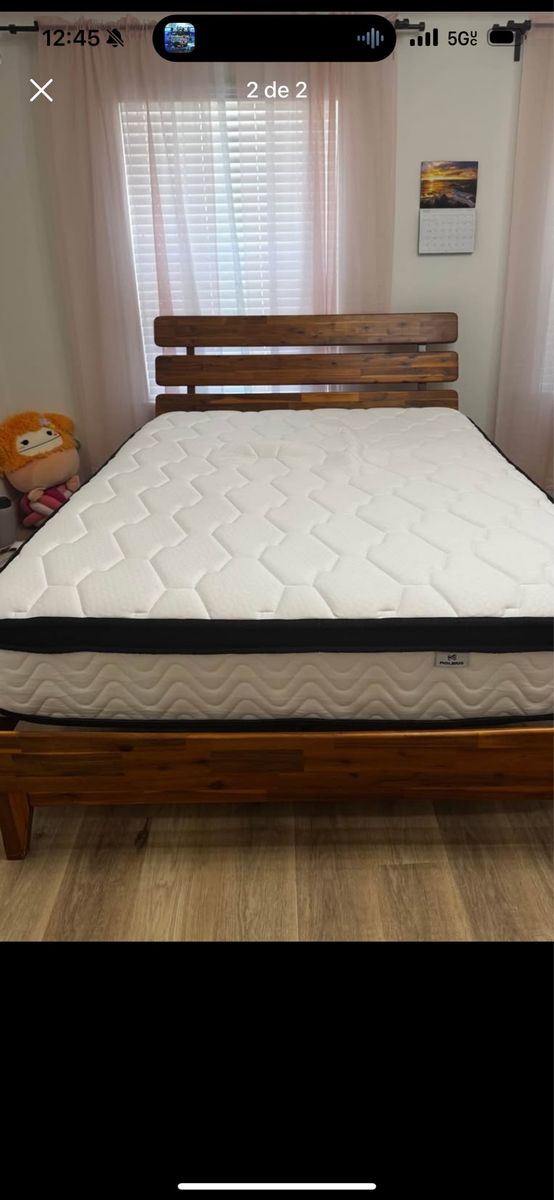 Wooden Platform Bed Frame with Slatted Headboard and Mattress like new $180