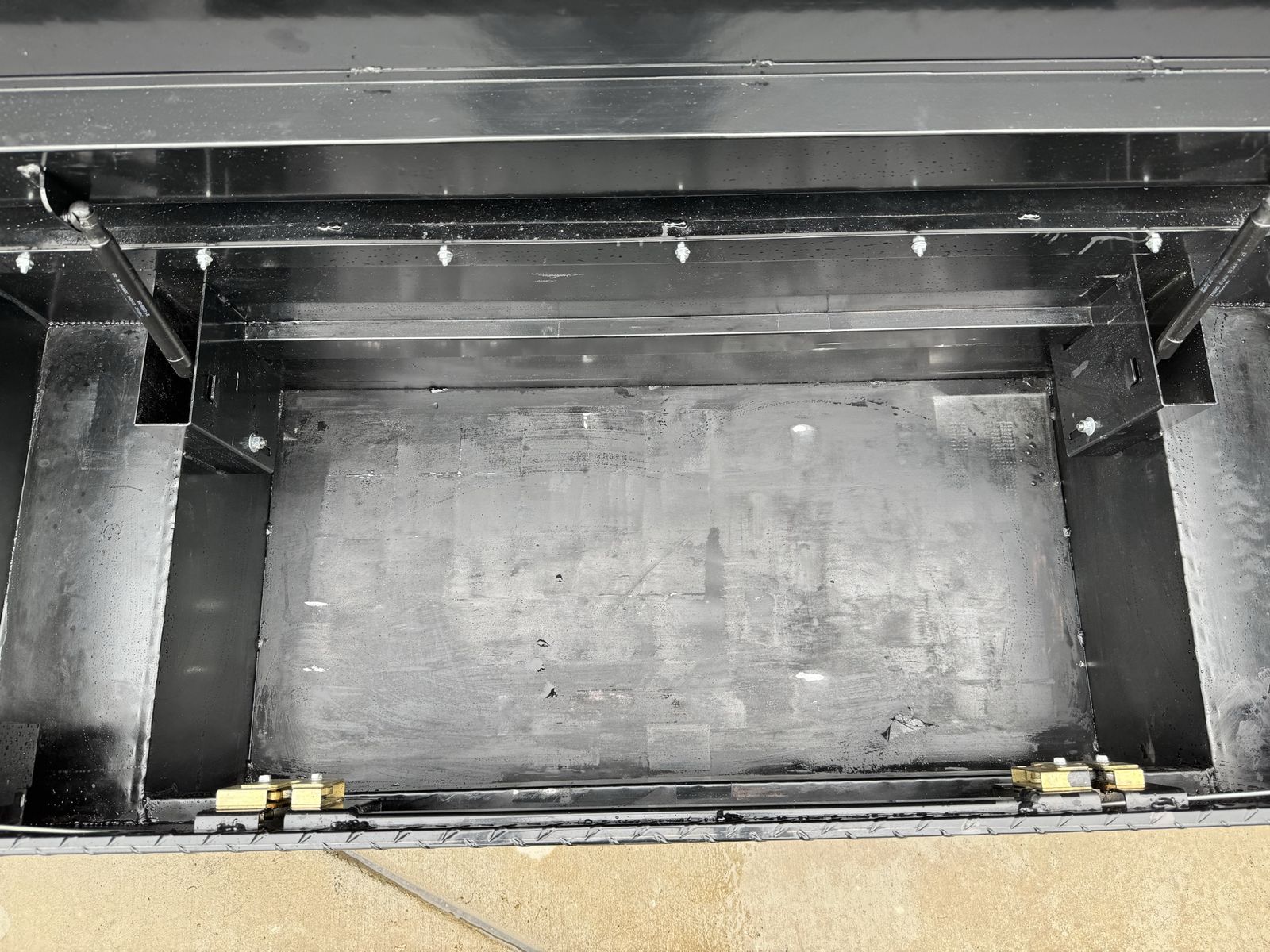 Main image 3