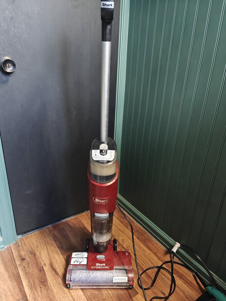 Shark 3in1 Hydrovac (Wine Purple)