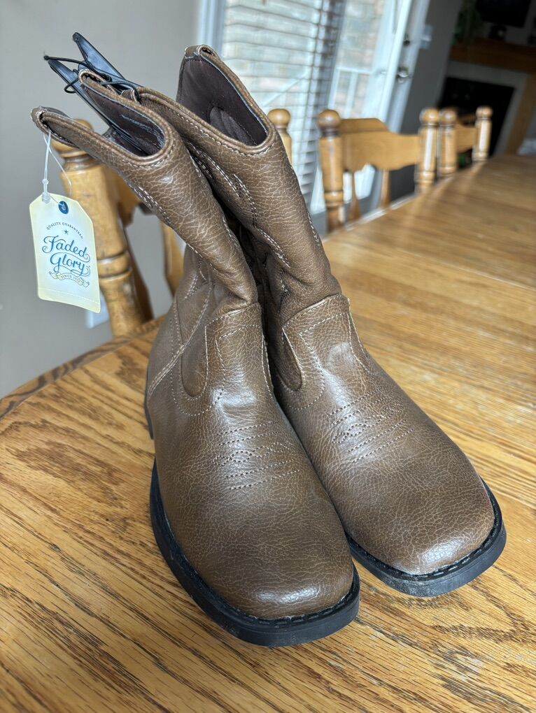 Faded Glory Size One Boots