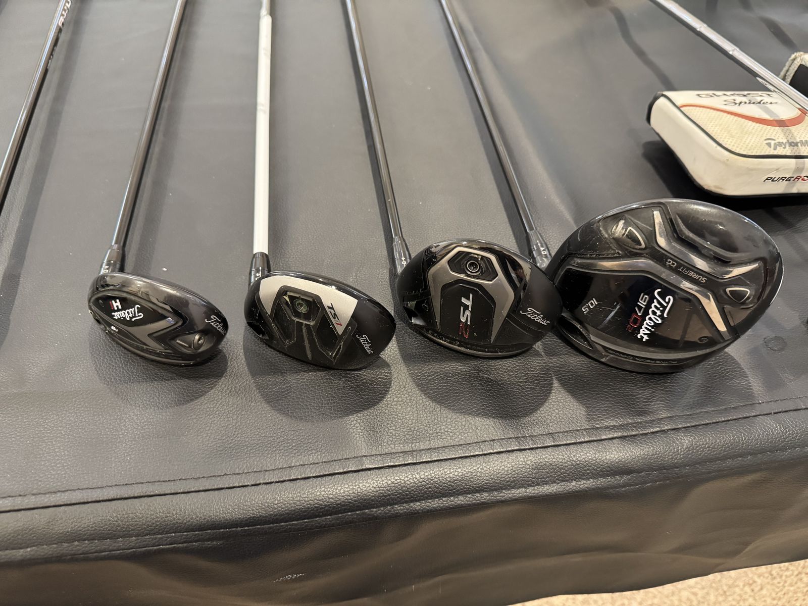 Titleist H1 19 degree hybrid senior shaft RH