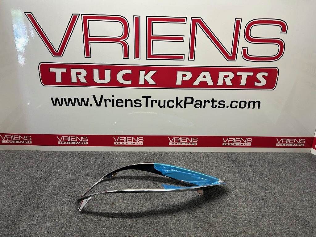 Freightliner Columbia Headlight Bezel