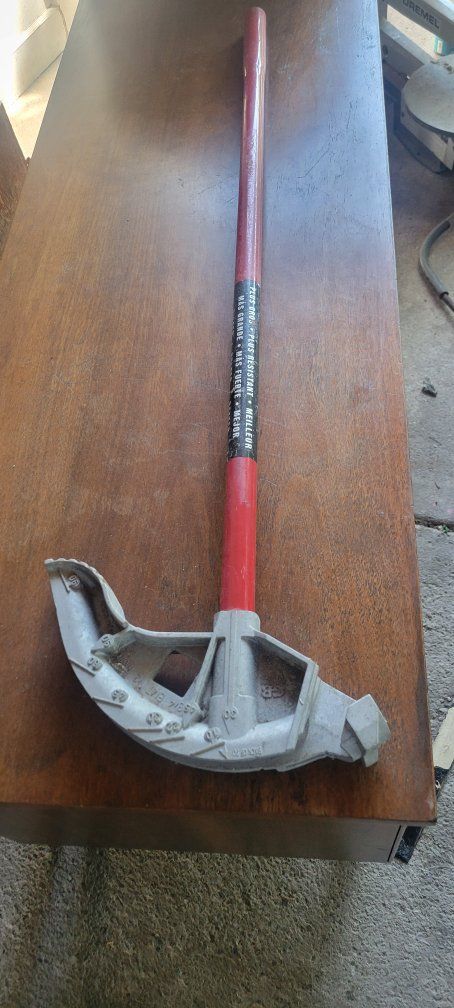 Pipe bender