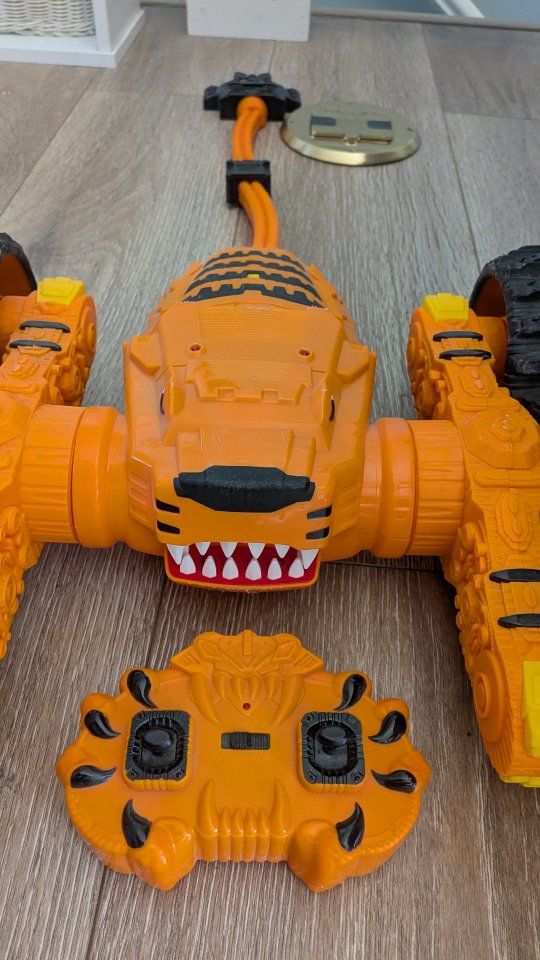 Mondo Motors Remote Control Tiger Robot Toy Orange with Controller