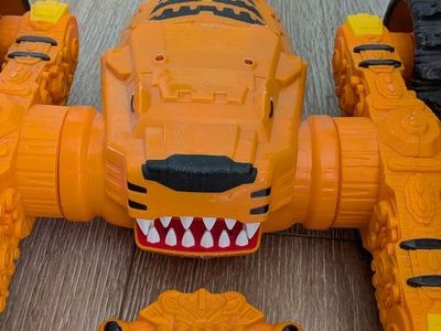 Mondo Motors Remote Control Tiger Robot Toy Orange with Controller