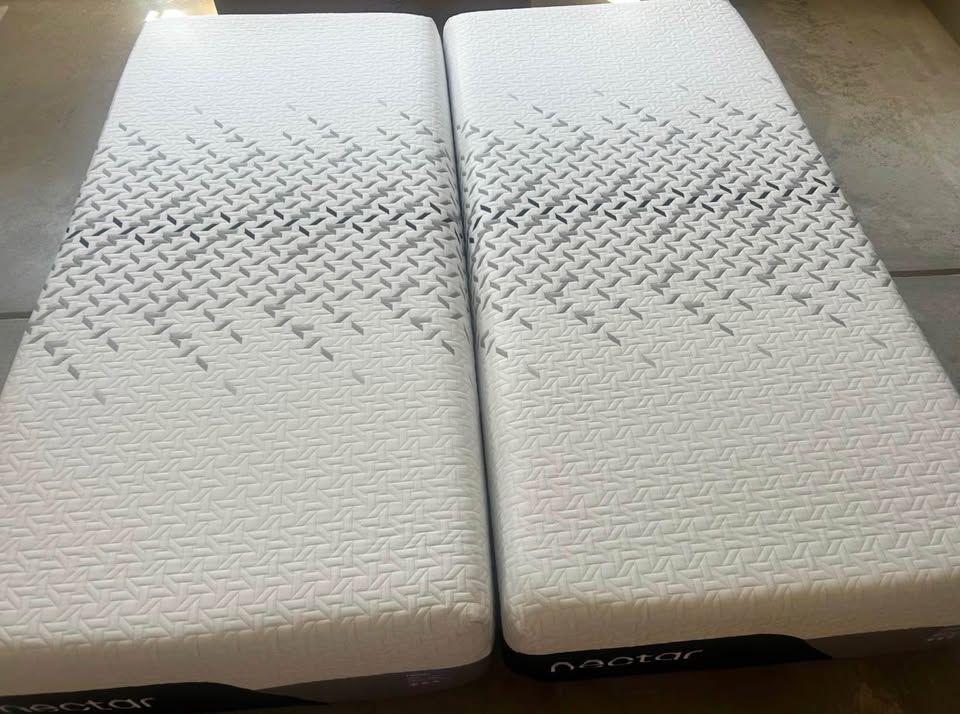 Nectar Luxe Memory Foam, Twin XL, Like New, only used for a few days