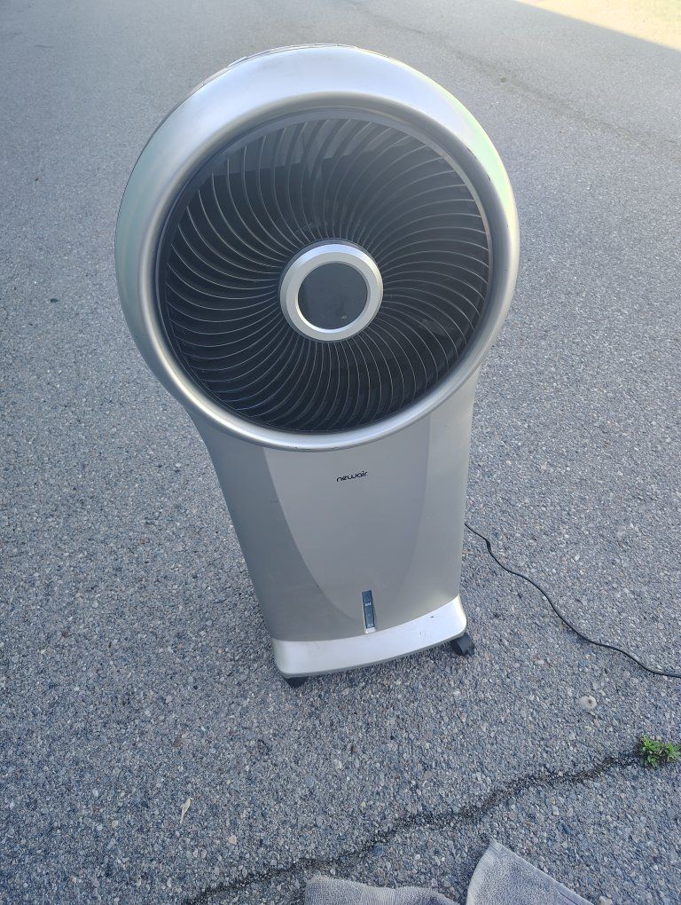 NewAir AF-1000R Portable Evaporative Air Cooler & Humidifier  - Silver/Black