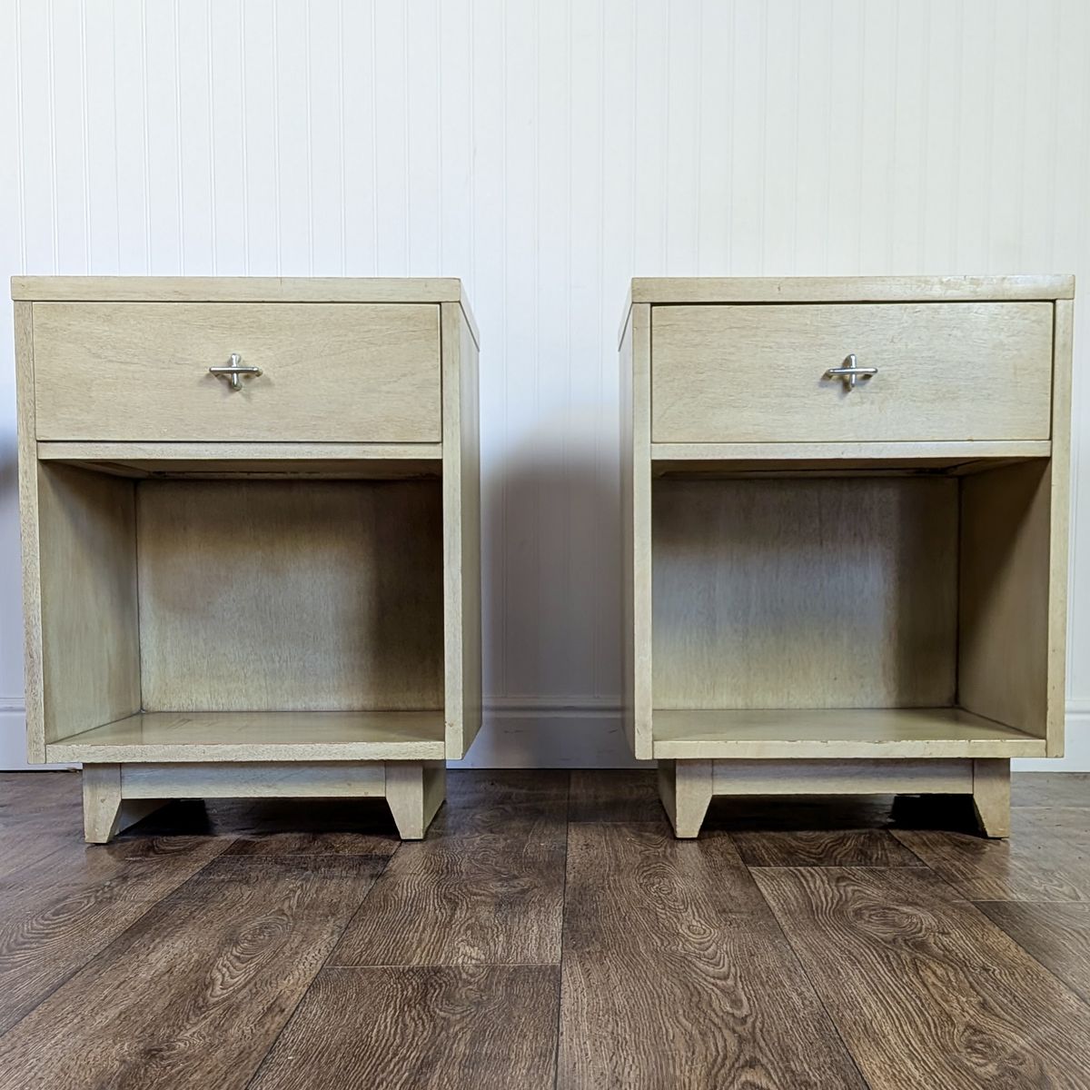 Pair Mid-Century Modern Drexel Nightstands