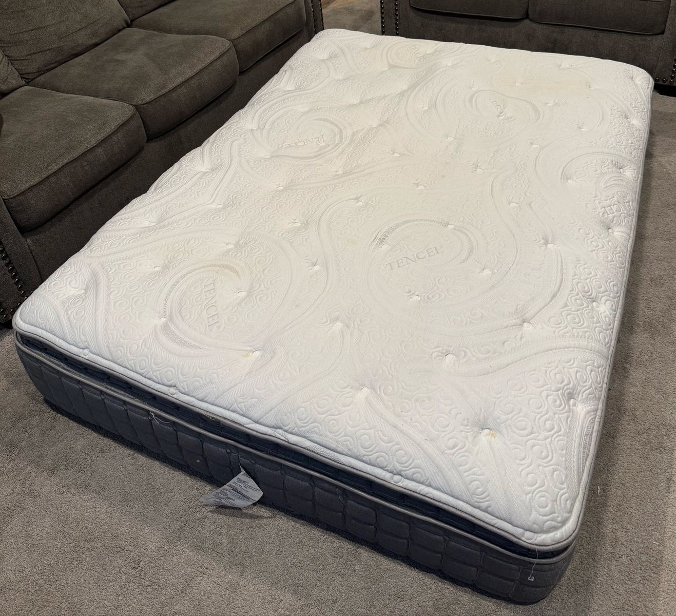 Queen Size Pillow Top Mattress - Free
