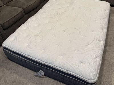Queen Size Pillow Top Mattress - Free