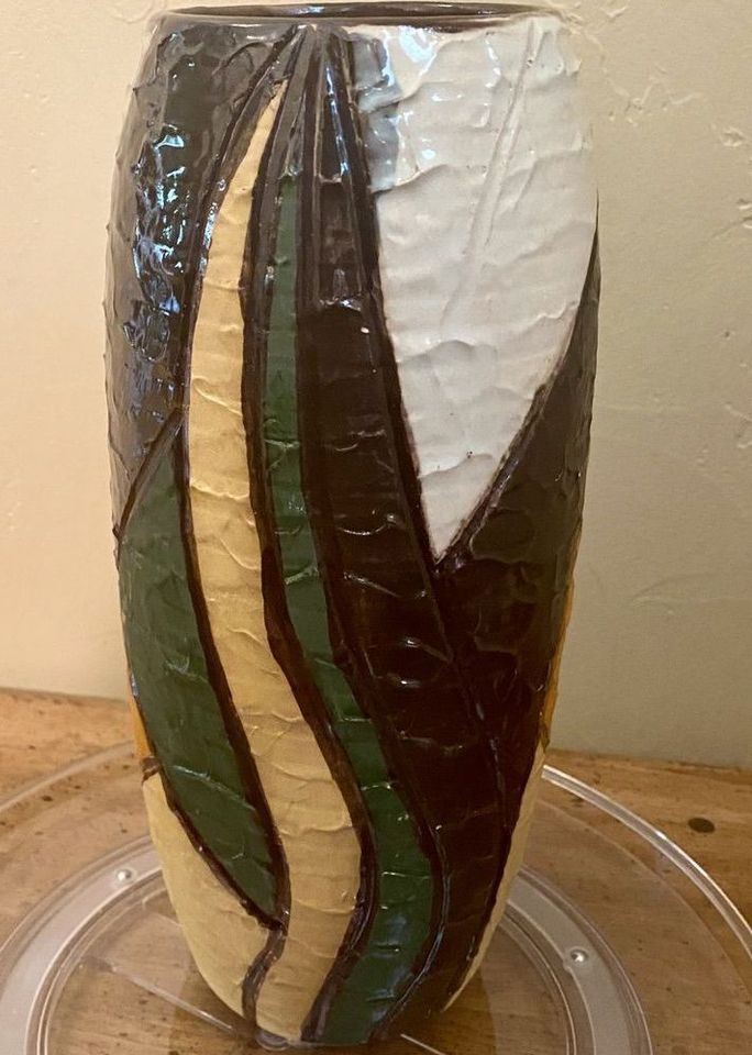 Main image 6