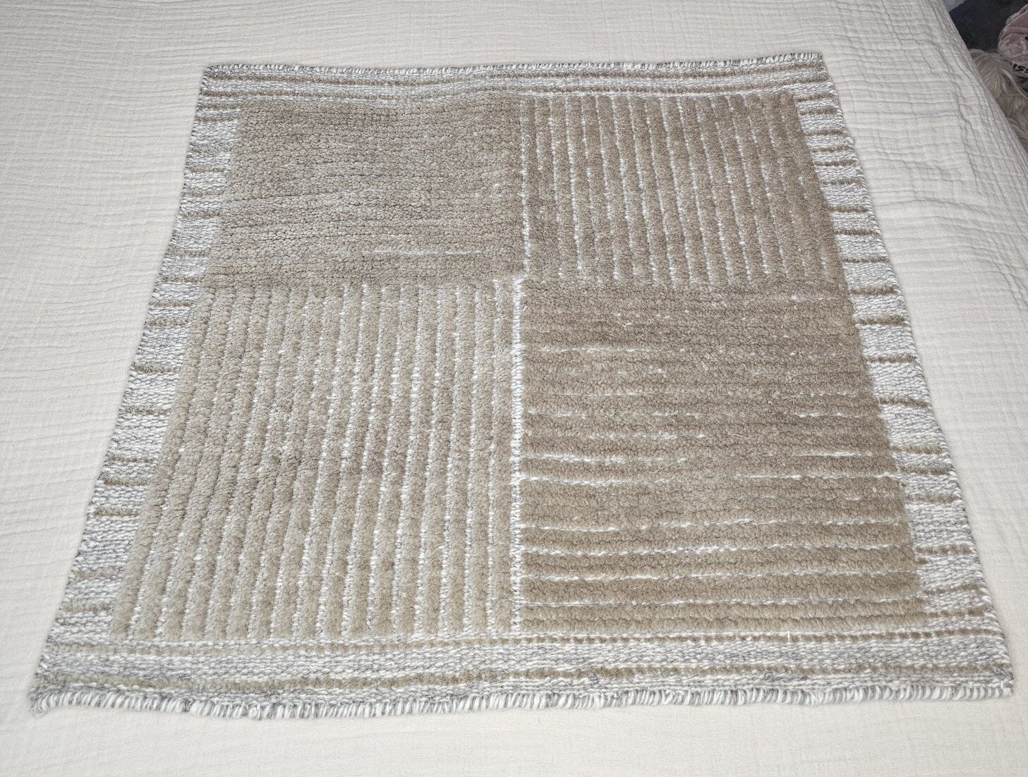 25" x 25" Wool rug samples