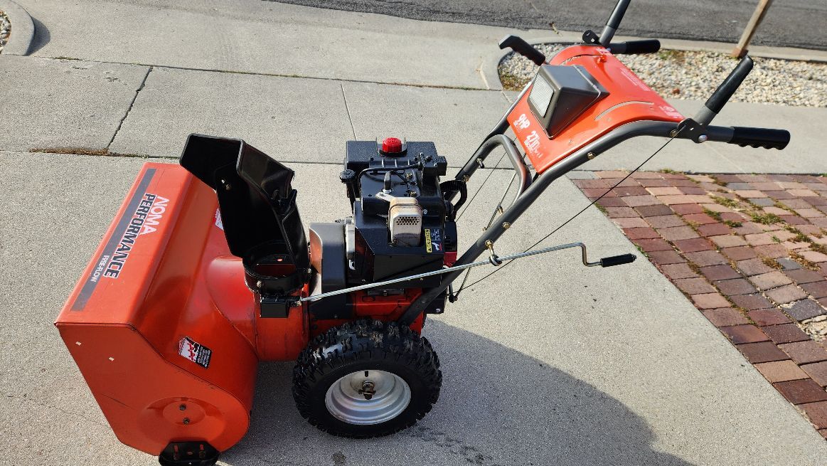 27" Noma Snowblower 9hp self propelled just tuned up