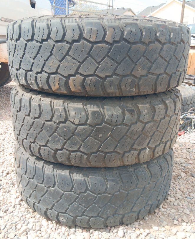 285-75-16 Big O X/T Big Foot Load E Truck Tires