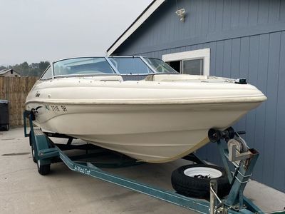 Rinker Captiva 212 Bowrider